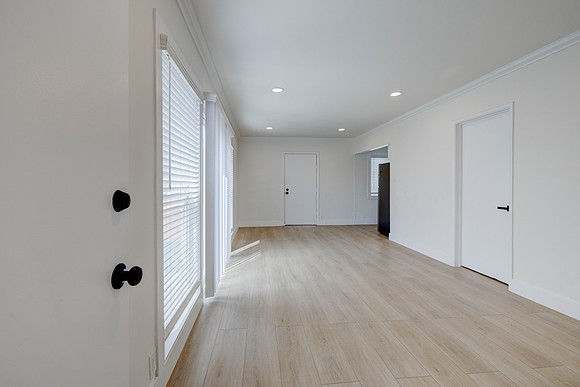 1000 Ximeno Ave Interior - David England Photography-002