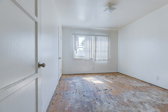 7835 S Normandie Ave-051