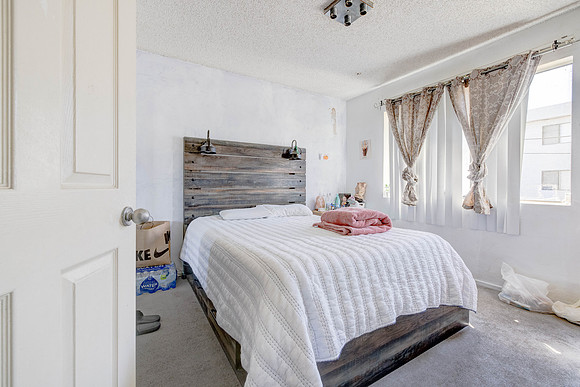 3702  W 126th St-066