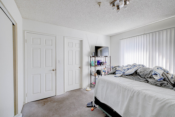 3702  W 126th St-061