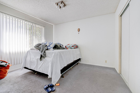 3702  W 126th St-059