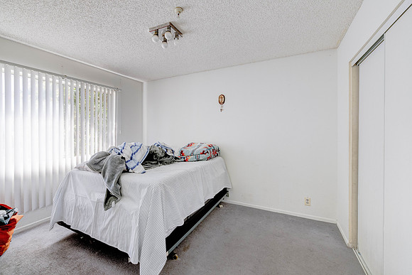 3702  W 126th St-060