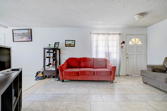 3702  W 126th St-055