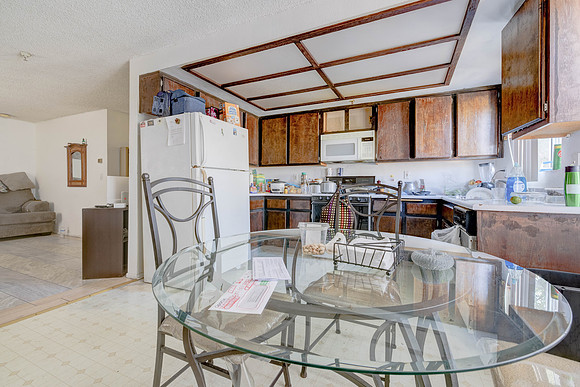 3702  W 126th St-047
