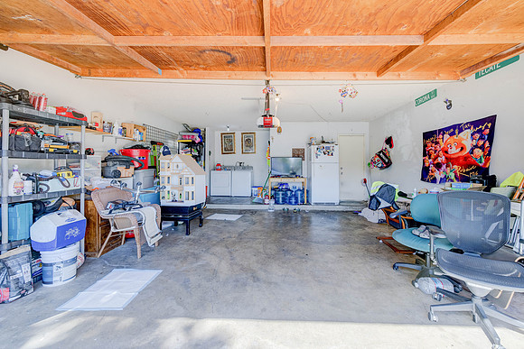 3702  W 126th St-043