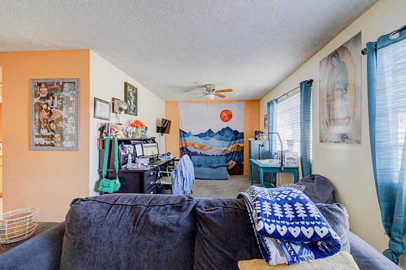 3702  W 126th St-039