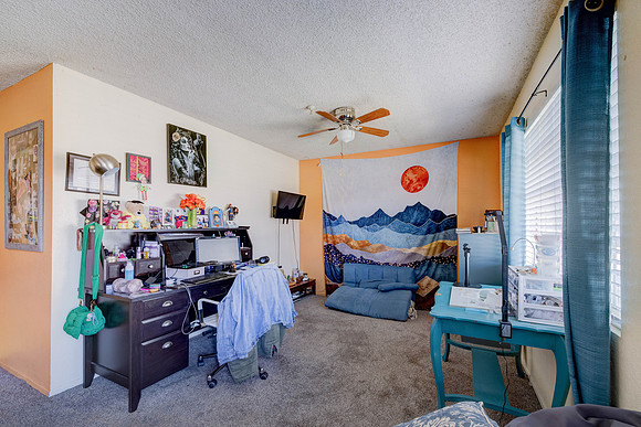 3702  W 126th St-040
