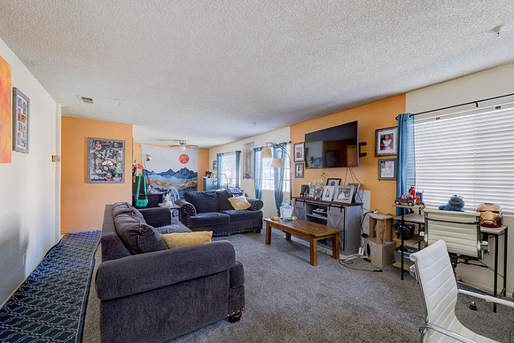 3702  W 126th St-037