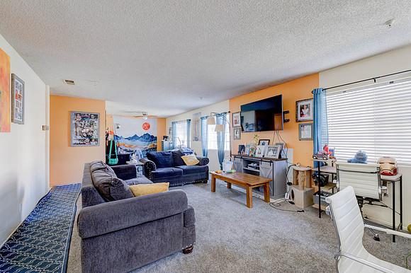 3702  W 126th St-036