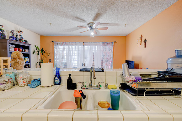3702  W 126th St-031