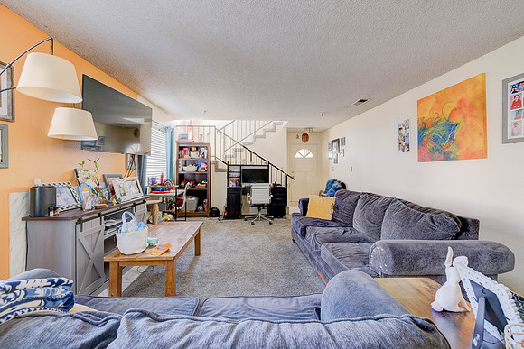 3702  W 126th St-034