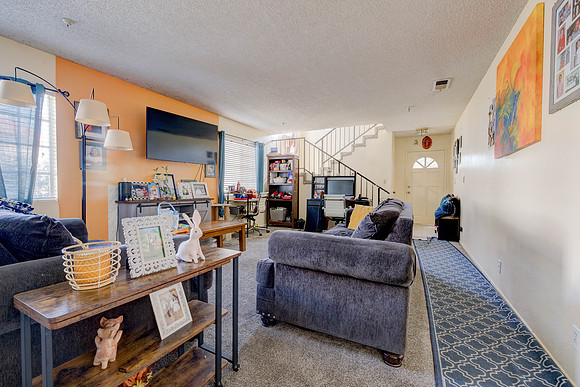 3702  W 126th St-033