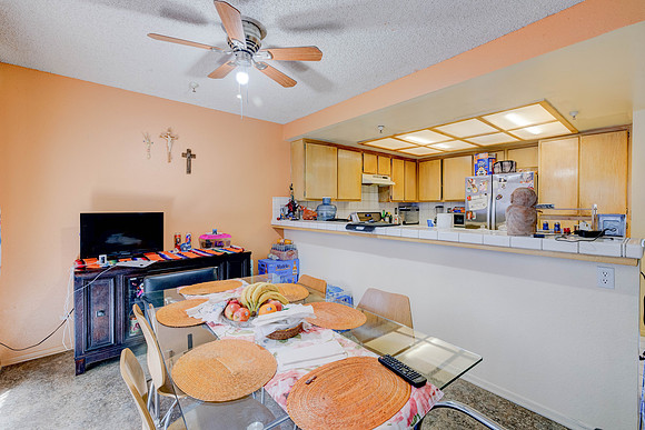 3702  W 126th St-027