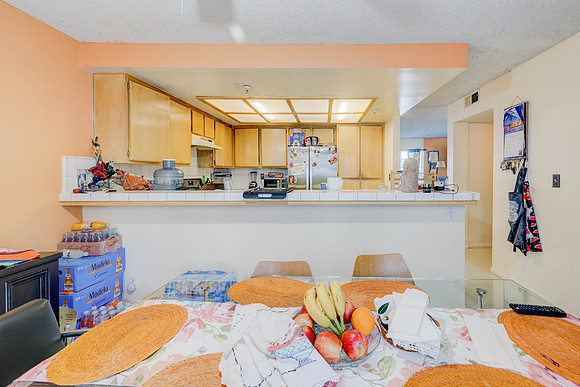 3702  W 126th St-026