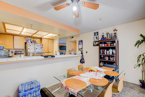 3702  W 126th St-025