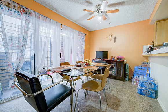 3702  W 126th St-023