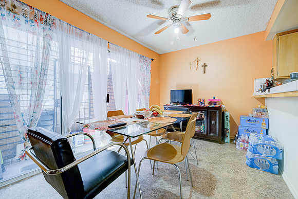 3702  W 126th St-022