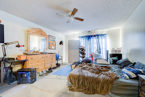 3702  W 126th St-019