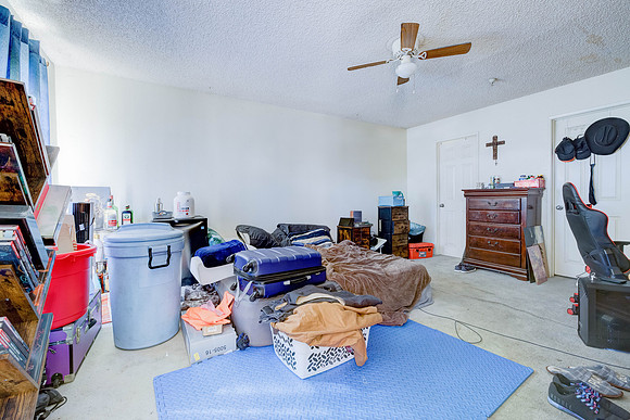 3702  W 126th St-015