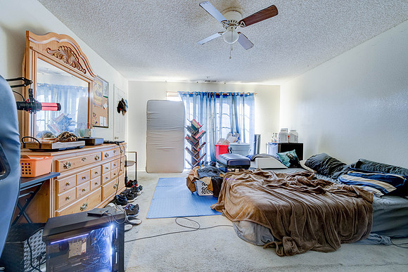 3702  W 126th St-018