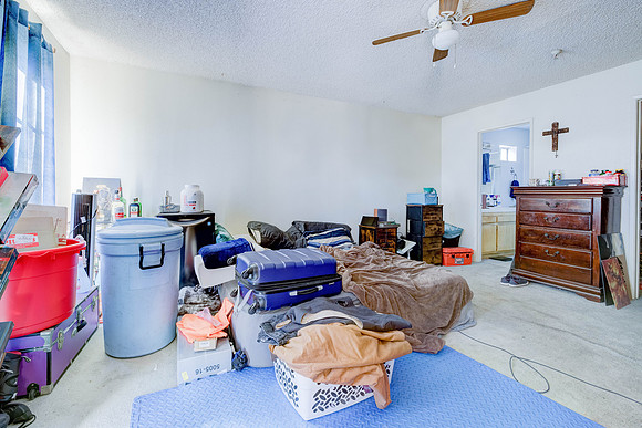3702  W 126th St-014