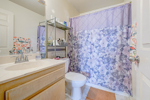3702  W 126th St-004