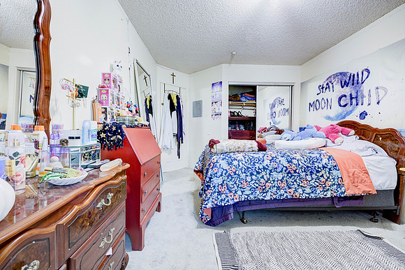 3702  W 126th St-007
