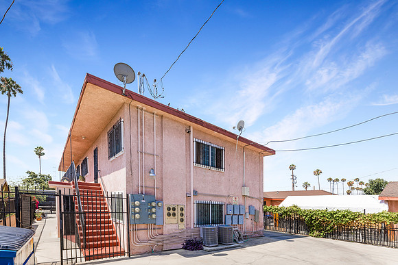 Exterior Photo 2