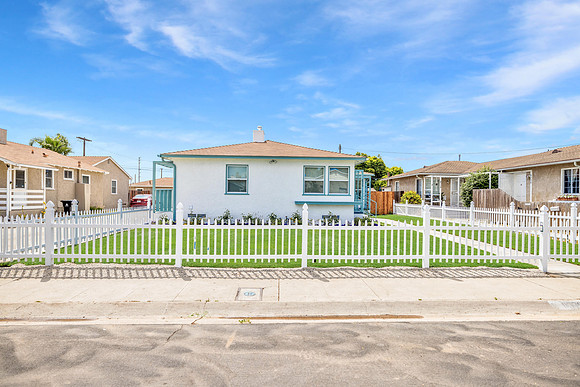 8330 KittyHawk Exterior-002