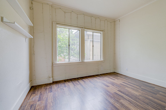 2028 E 3rd St Interior-025