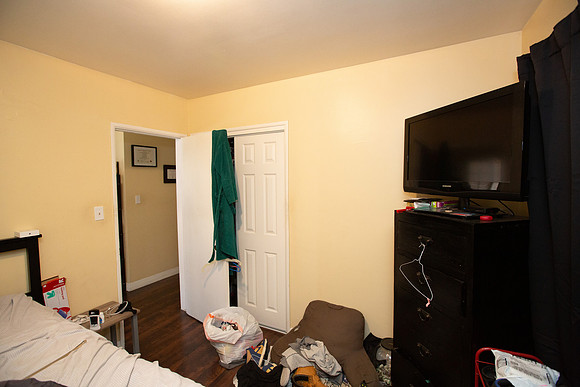 532 S Flower St-47