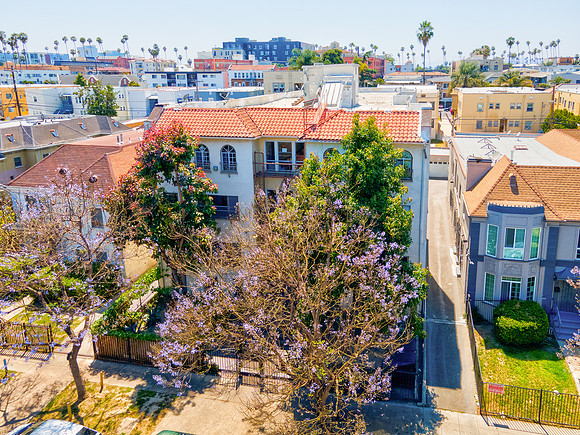 233 S Kenmore-003