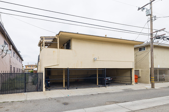 Exterior 2908 W 141st Pl - Real Estate Photographer Gardena-003