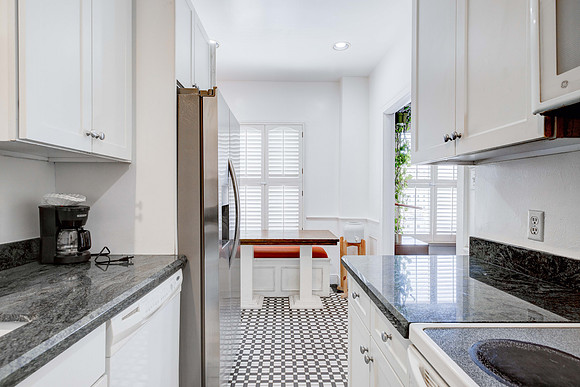 140 Linden Ave  -011