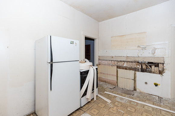 1444 W 22nd St-012