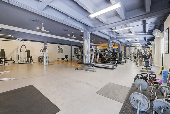 140 Linden Ave  -036