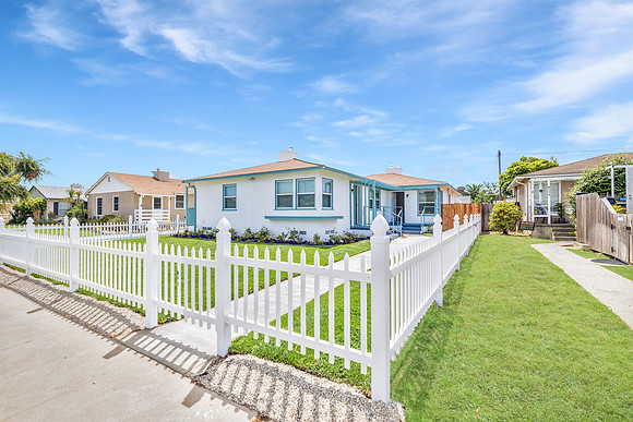 8330 KittyHawk Exterior-003