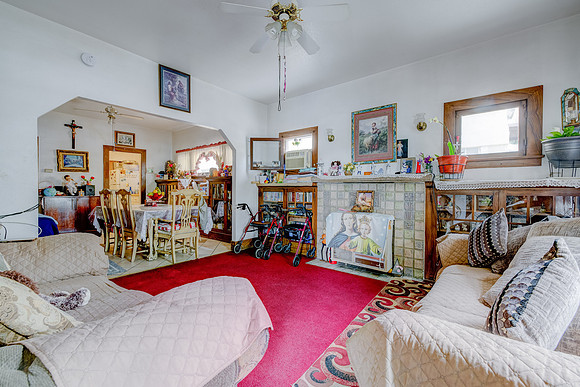 2028 E 3rd St Interior-017