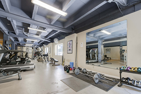 140 Linden Ave  -032
