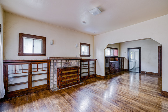 2028 E 3rd St Interior-058