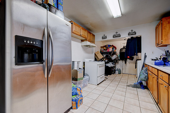 907 E 109 Pl Interior-011