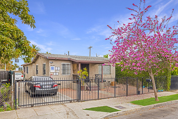 907-E-109-Pl-Exterior-Front-003