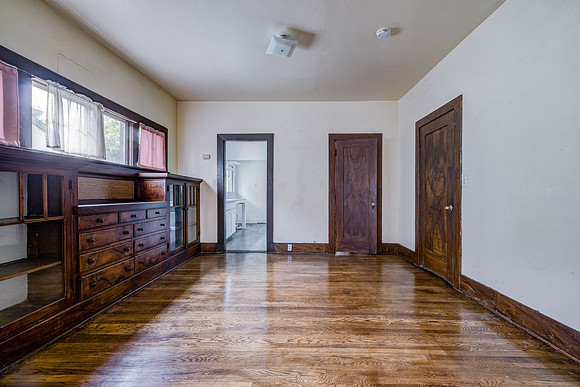 2028 E 3rd St Interior-051