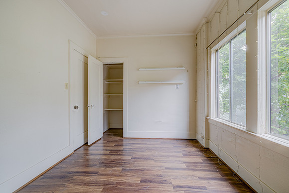 2028 E 3rd St Interior-029