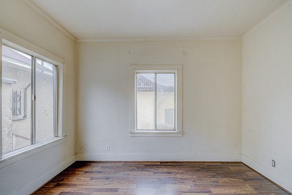 2028 E 3rd St Interior-024