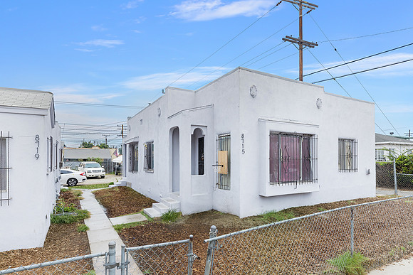 8715 Hooper Front1