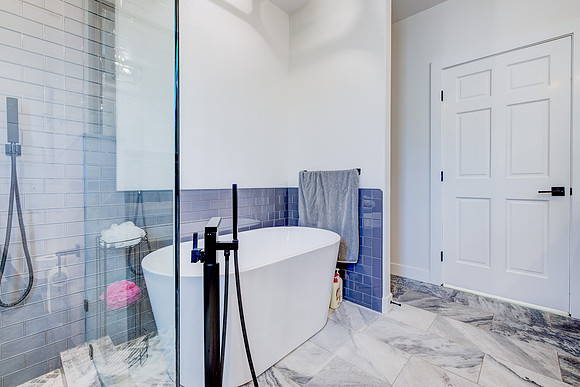 Interior 1852 6th St-89