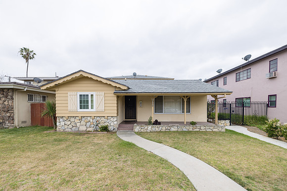 Exterior Photos 2908 W 141st Pl - Real Estate Photographer Gardena-001