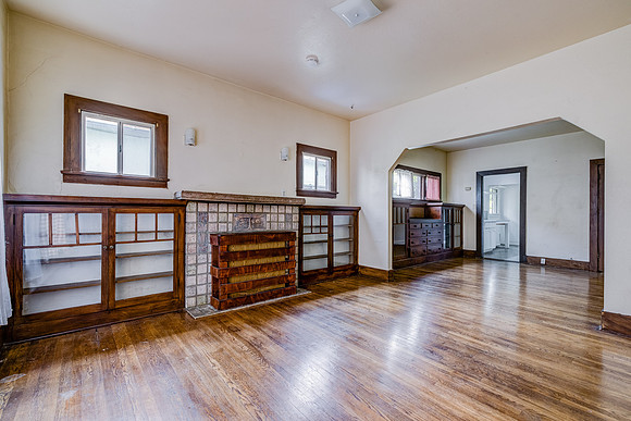 2028 E 3rd St Interior-057
