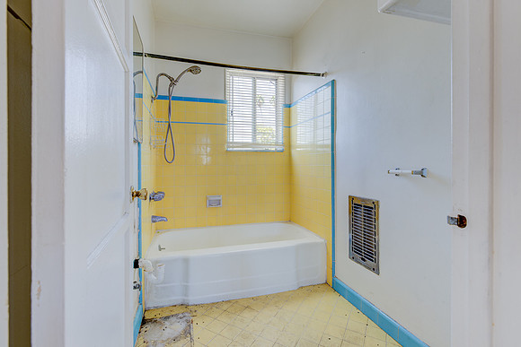 7835 S Normandie Ave-064